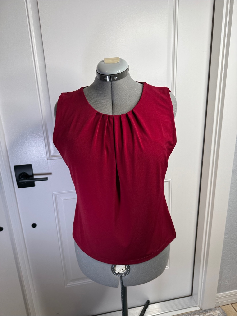 Calvin Klein Sleeveless Pleated Shell Top - Burgundy